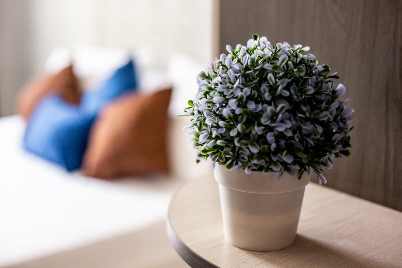 Alfa Apartments Kniazia Romana 11 Lviv Luaran gambar
