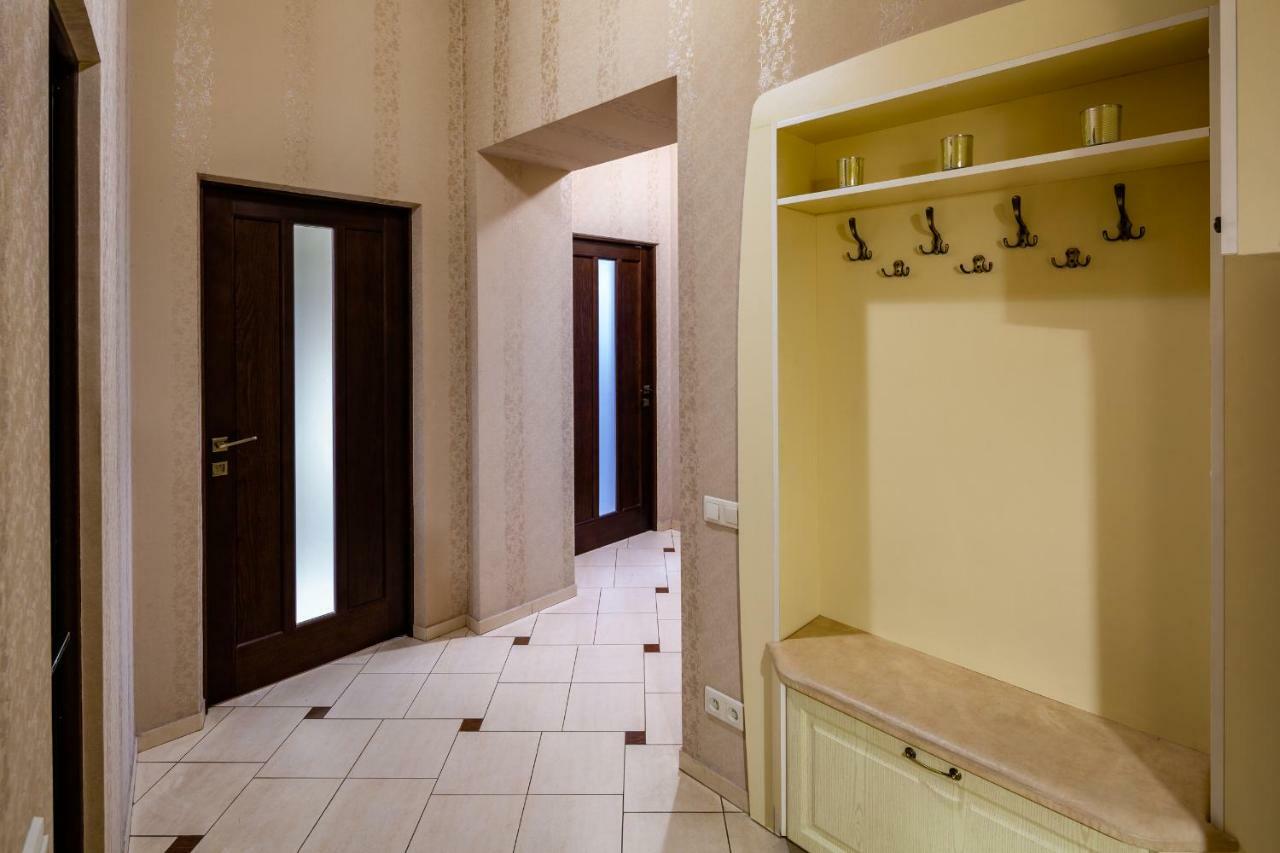 Alfa Apartments Kniazia Romana 11 Lviv Luaran gambar